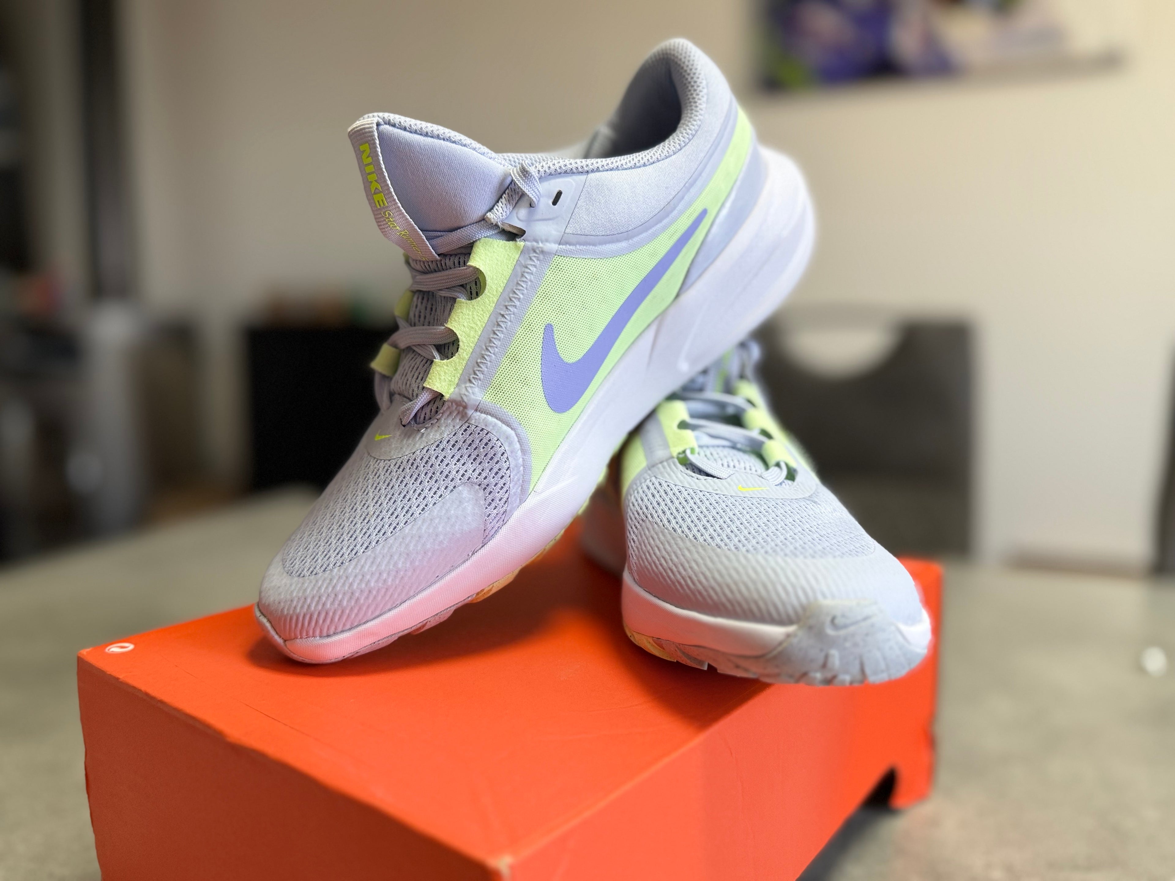 Nike Star Runner 5 GS Ghost Light Thistle – Neuve – 38