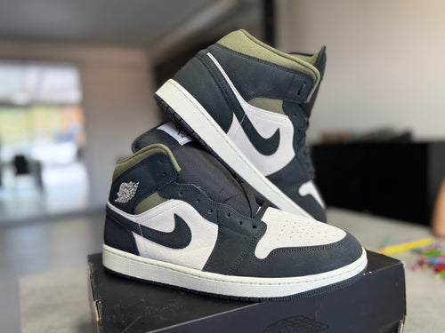 Air Jordan 1 Mid SE Off Noir Medium Olive – Neuve – 47,5