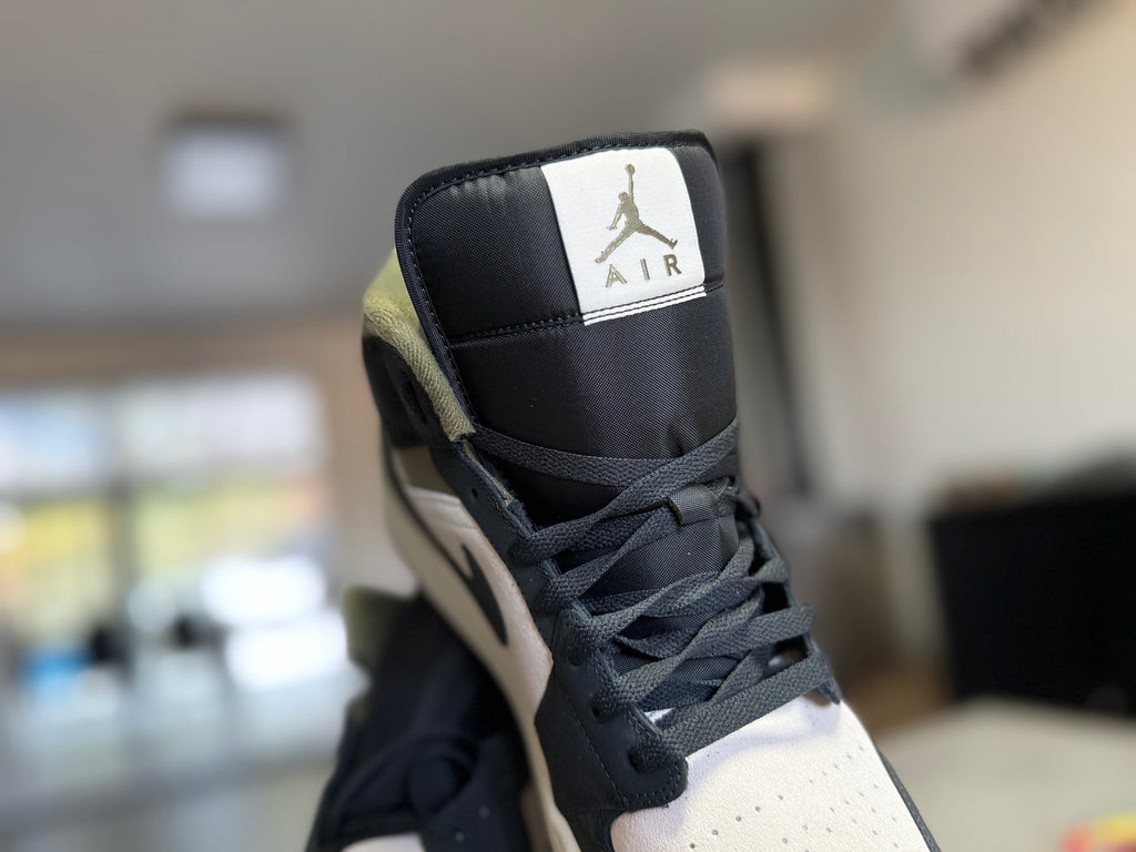 Air Jordan 1 Mid SE Off Noir Medium Olive – Neuve – 47,5