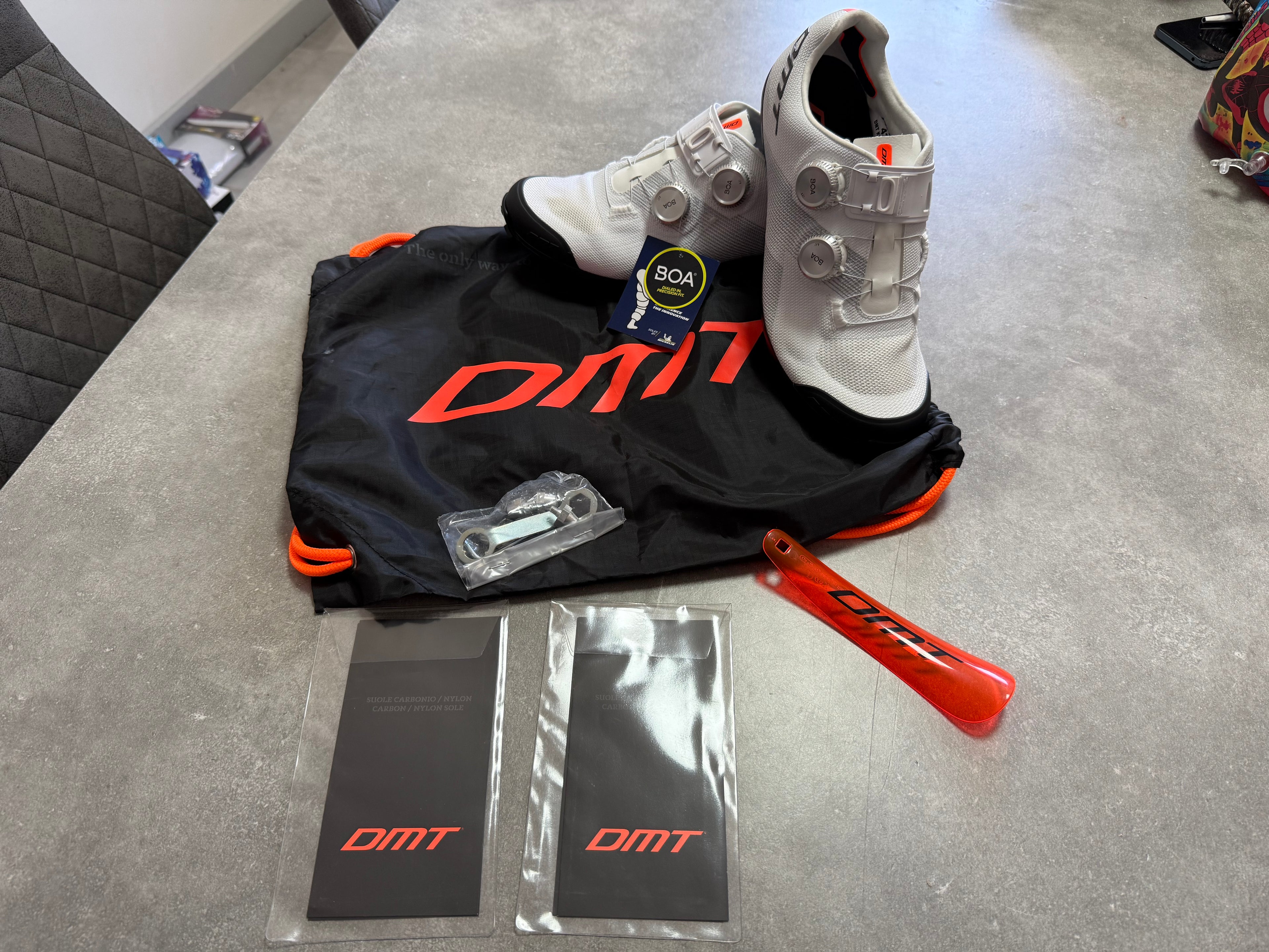 Chaussures VTT DMT KM0 EVO haut de gamme.