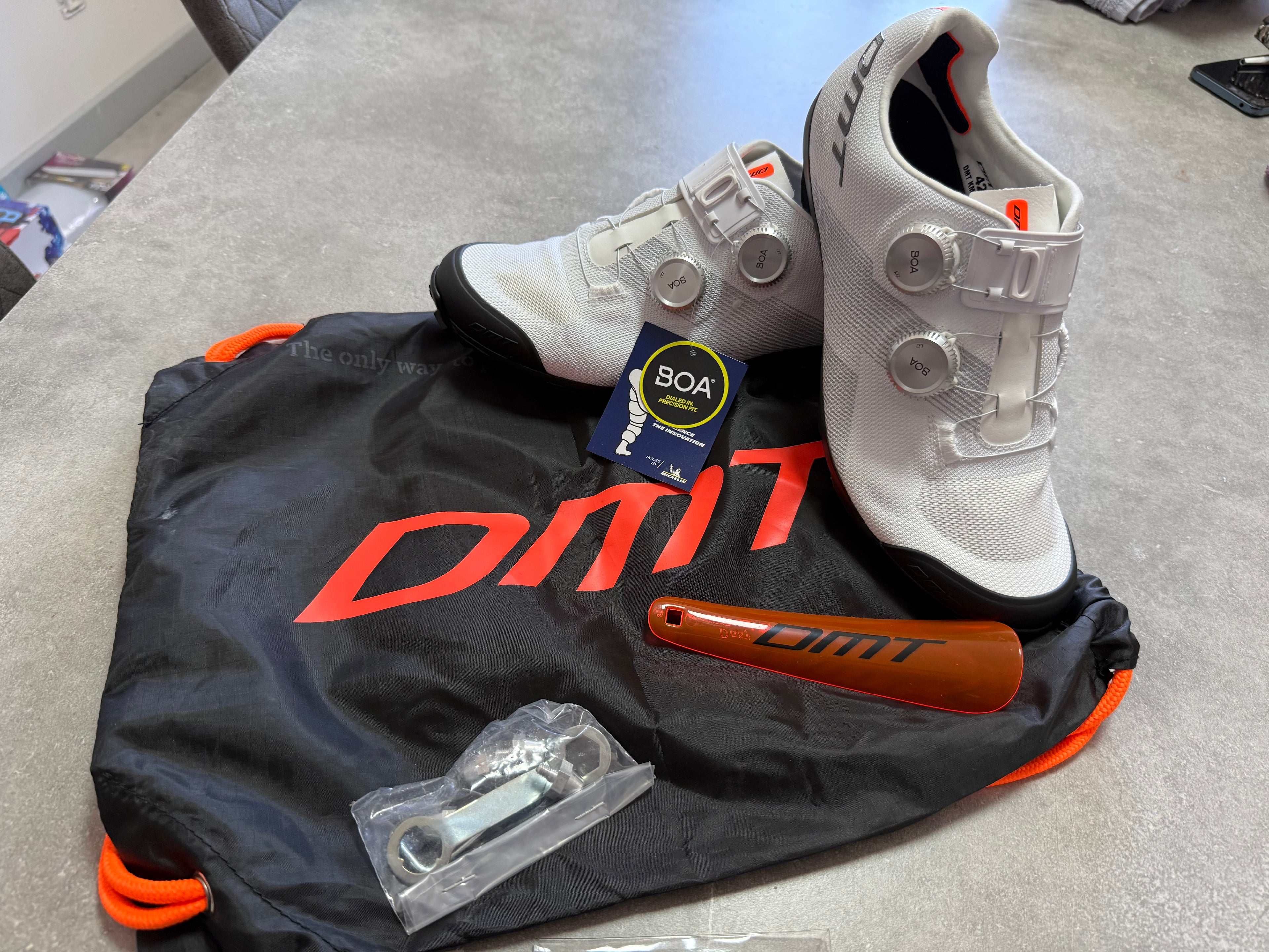 Chaussures VTT DMT KM0 EVO haut de gamme.