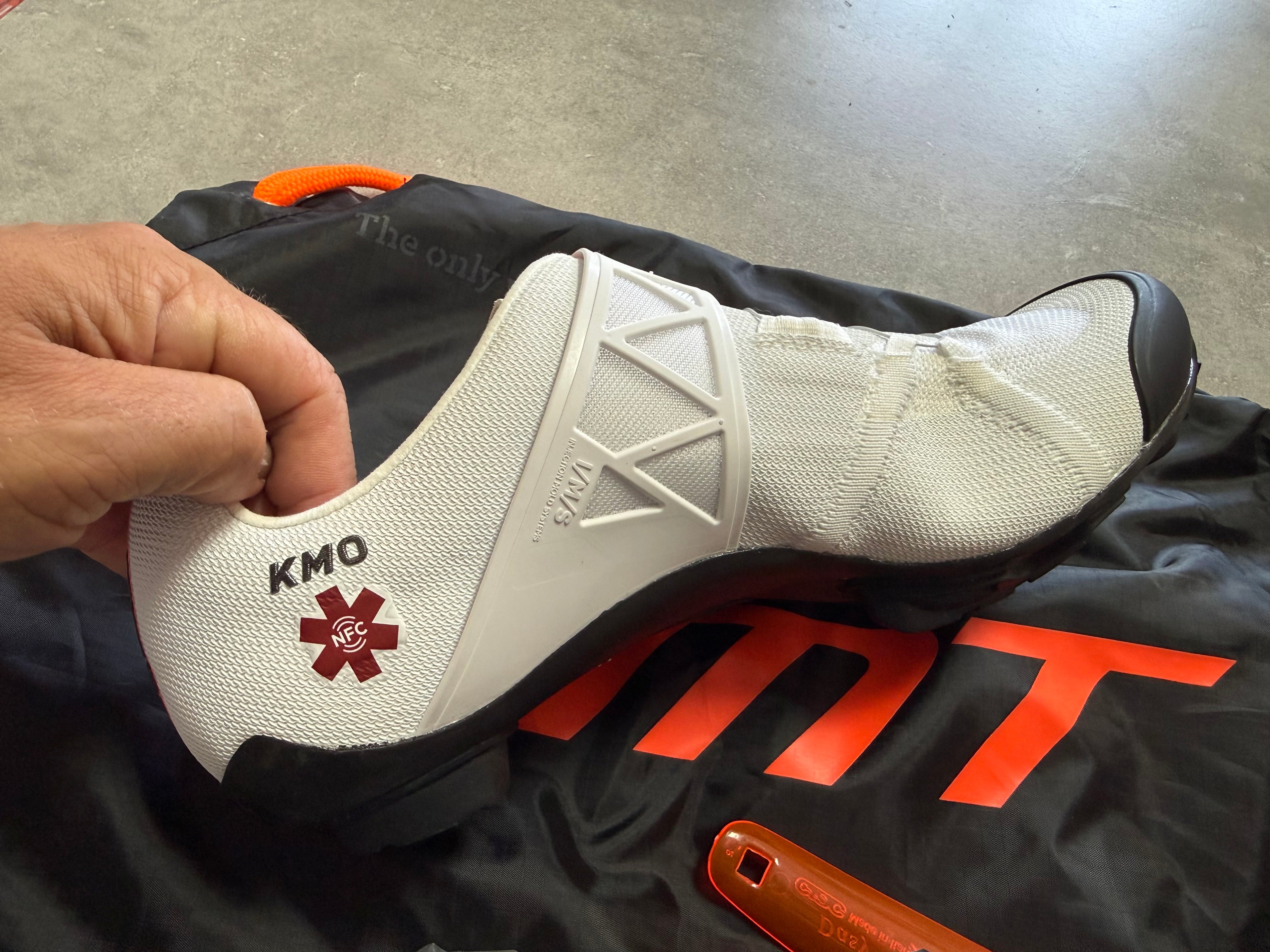 Chaussures VTT DMT KM0 EVO haut de gamme.